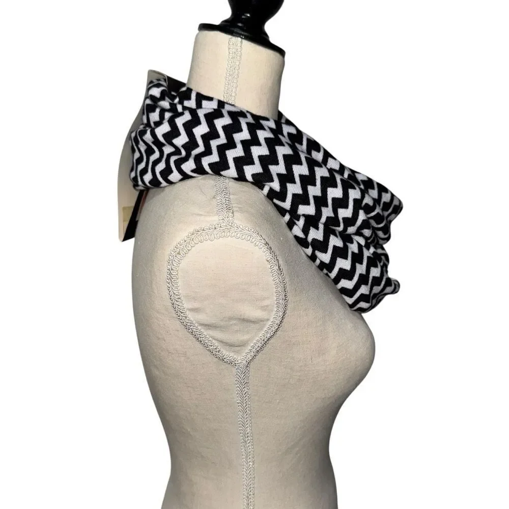 NWT Black and White Eternity Infinity Scarf ONE SIZE 6 ways to wear it